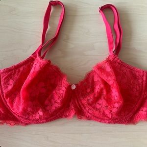 Victoria’s Secret Dream Angels Wicked Unlined Uplift Floral Lace Bra